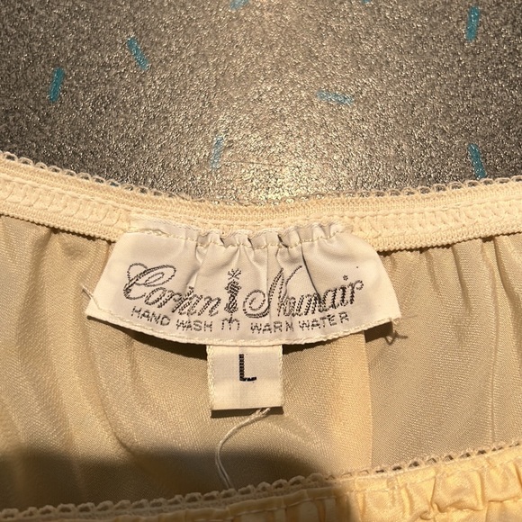 Slip with Cats - Picture 5 of 5